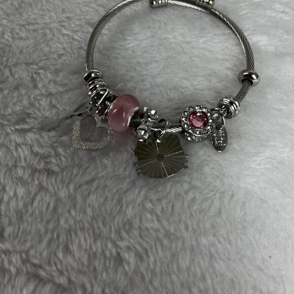 455 Pink Hello Kitty Bracelet cute - Picture 4 of 4